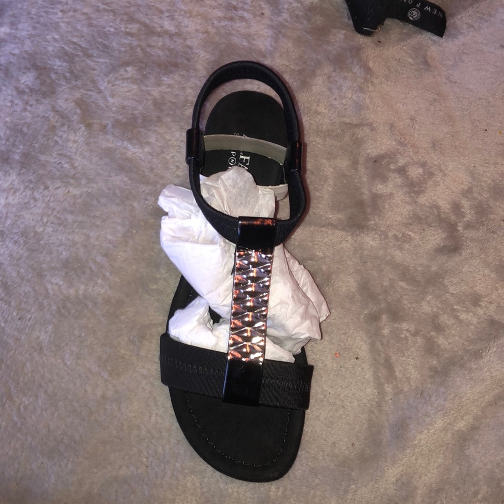 Women’s Black Sandal Heel with silver detail NWT
